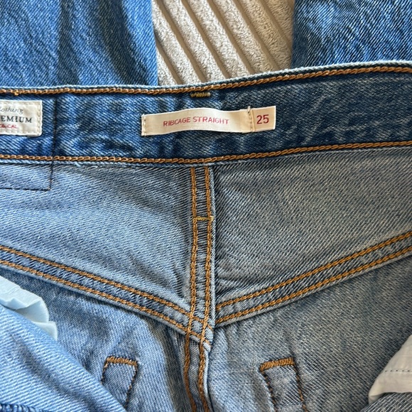 Levi’s Ribcage Straight Leg - Picture 4 of 8